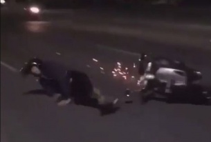 Say xỉn, du khách Úc lao ra giữa đường tông ngã xe máy và làm loạn khắp phố